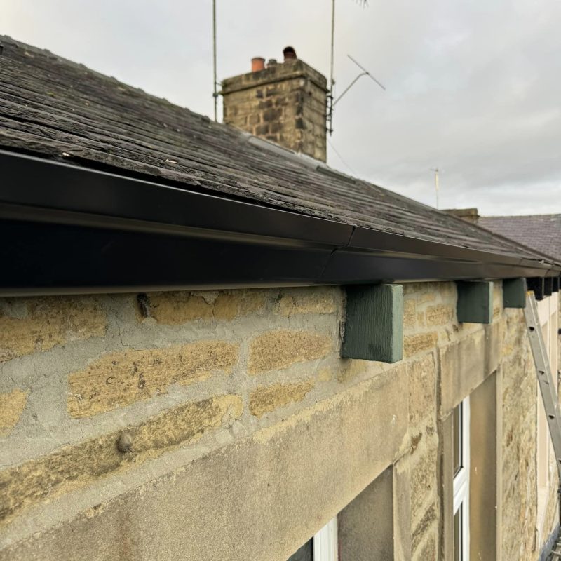 Aluminium-Cast-iron-style-guttering-Specially-made-to-suite-e.jpg