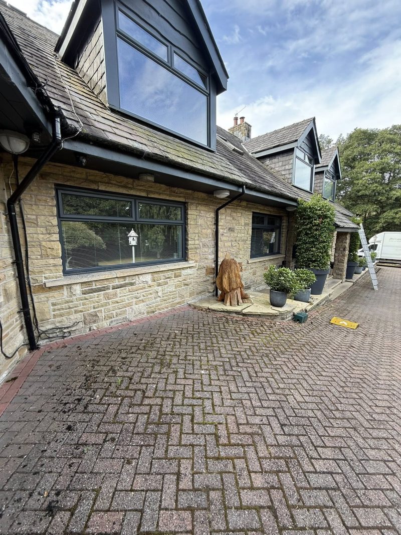 Anthracite-Seamless-Guttering-in-Hapton-Lancashire-–-Near-Burnle.jpg