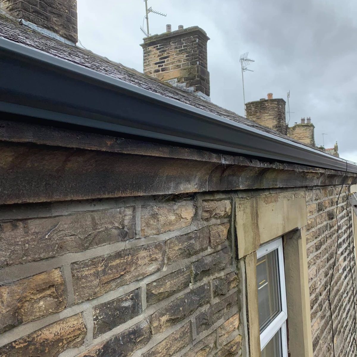 Guttering-Services-Earby-Aluminium-Seamless-Guttering.jpeg