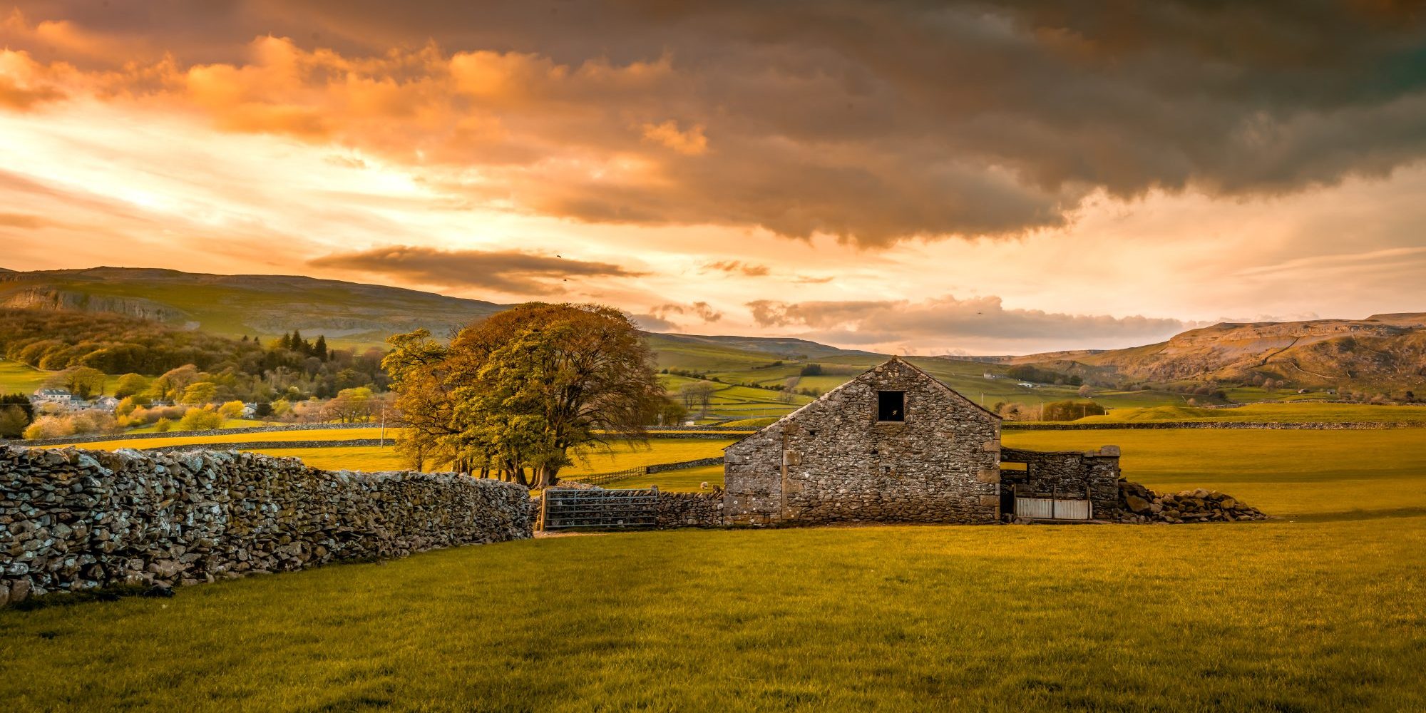 photo of a barn in the yorkshire dales