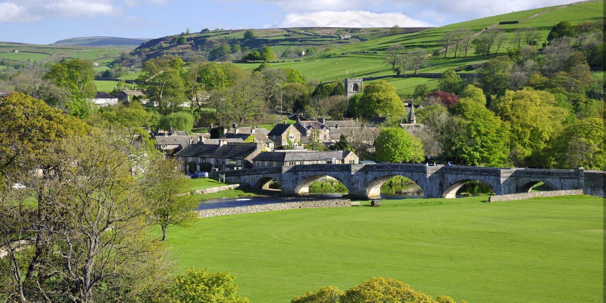 photo of burnsall in the yorkshire dales