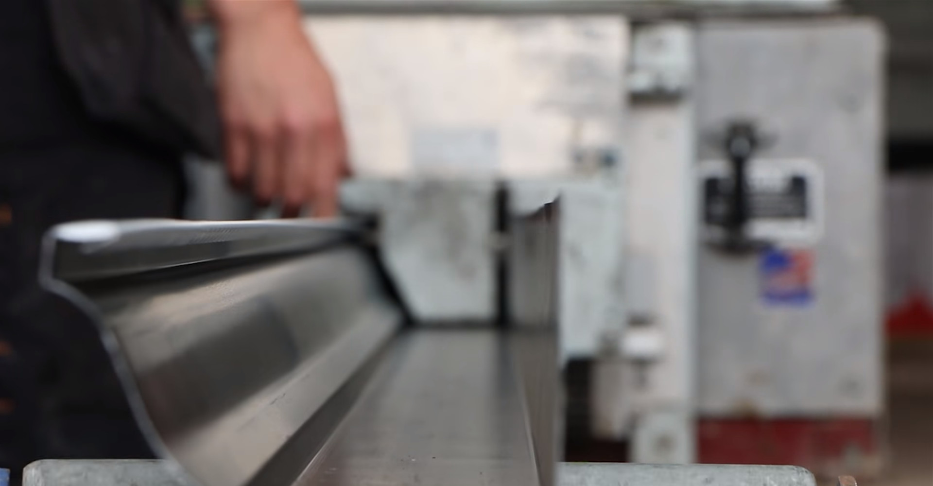 Advanced Guttering • Aluminium Seamless Guttering Installers